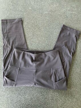 Women's High-Waist Capris with Side Pockets - Gray